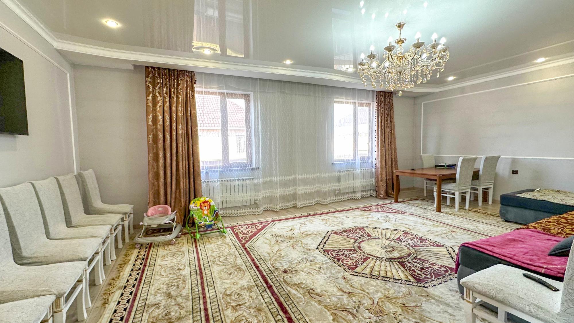 6-комнантный квартира, 273.0 м²,Жылысай за 63 000 000