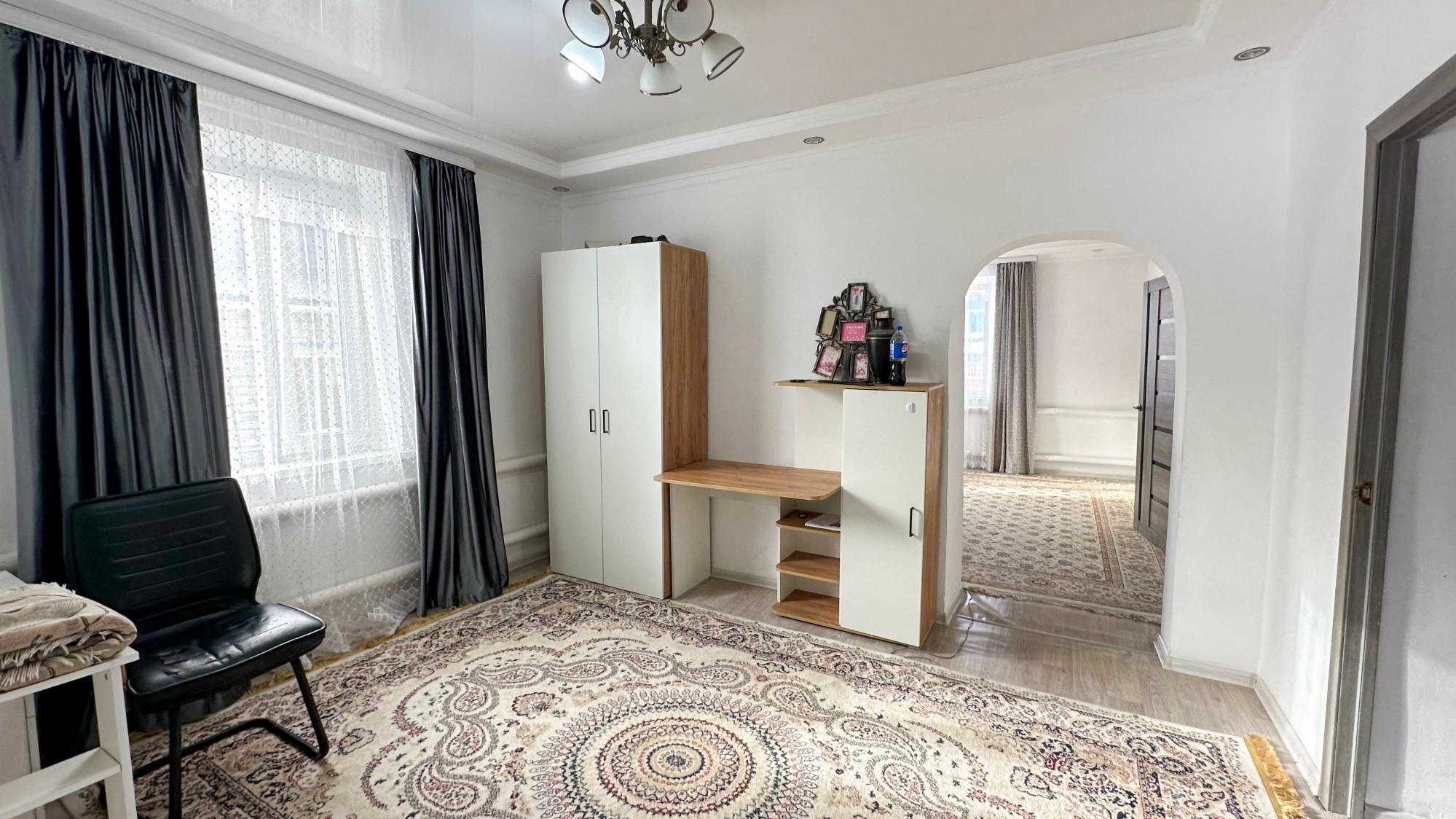 6-комнантный квартира, 70.4 м²,Еркин за 25 600 000