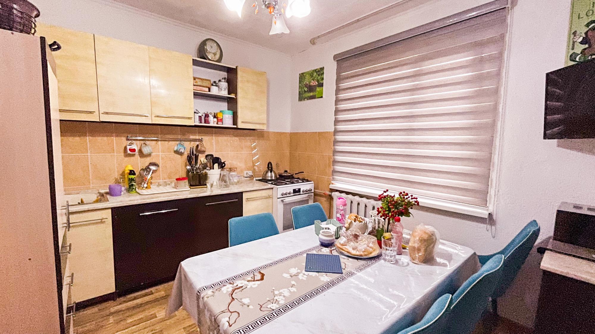 5-комнантная квартира, 108.0 м²,мкр Мушелтой за 27 500 000