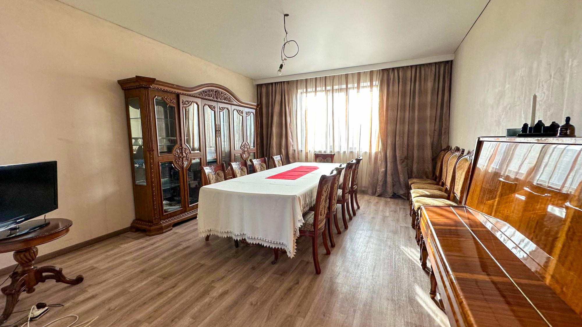 8-комнантный квартира, 267.0 м²,Жастар за 75 000 000