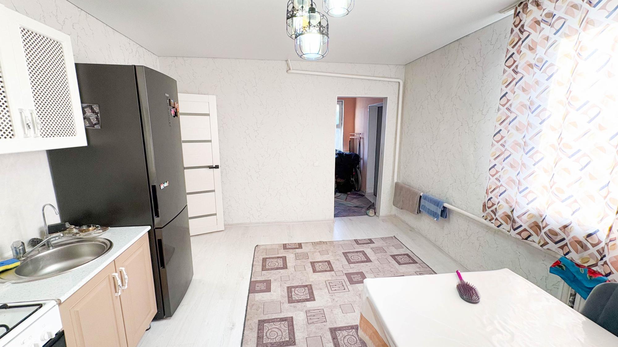 3-комнантный квартира, 64.0 м²,Кожамиярова за 17 500 000
