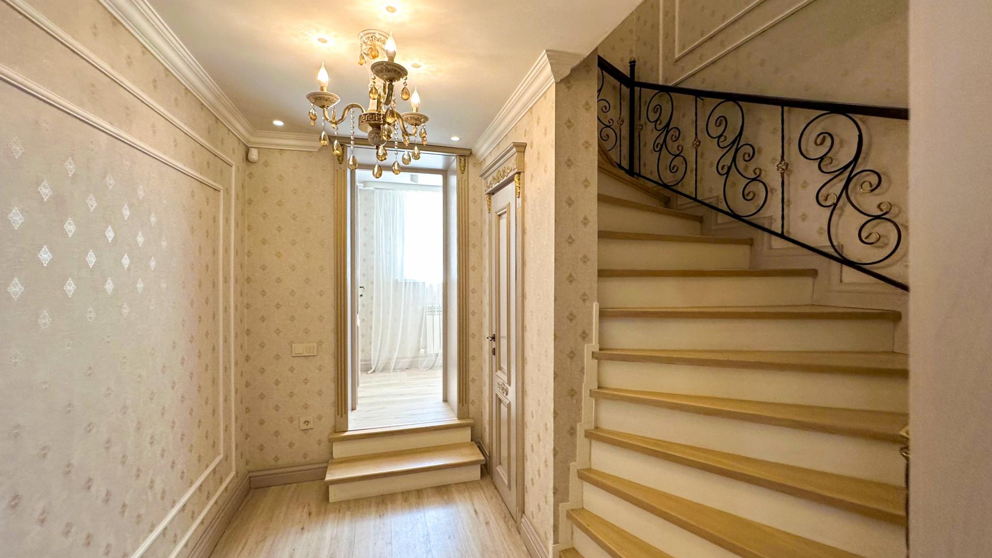 6-комнантная квартира, 194.0 м²,Милованова за 110 000 000