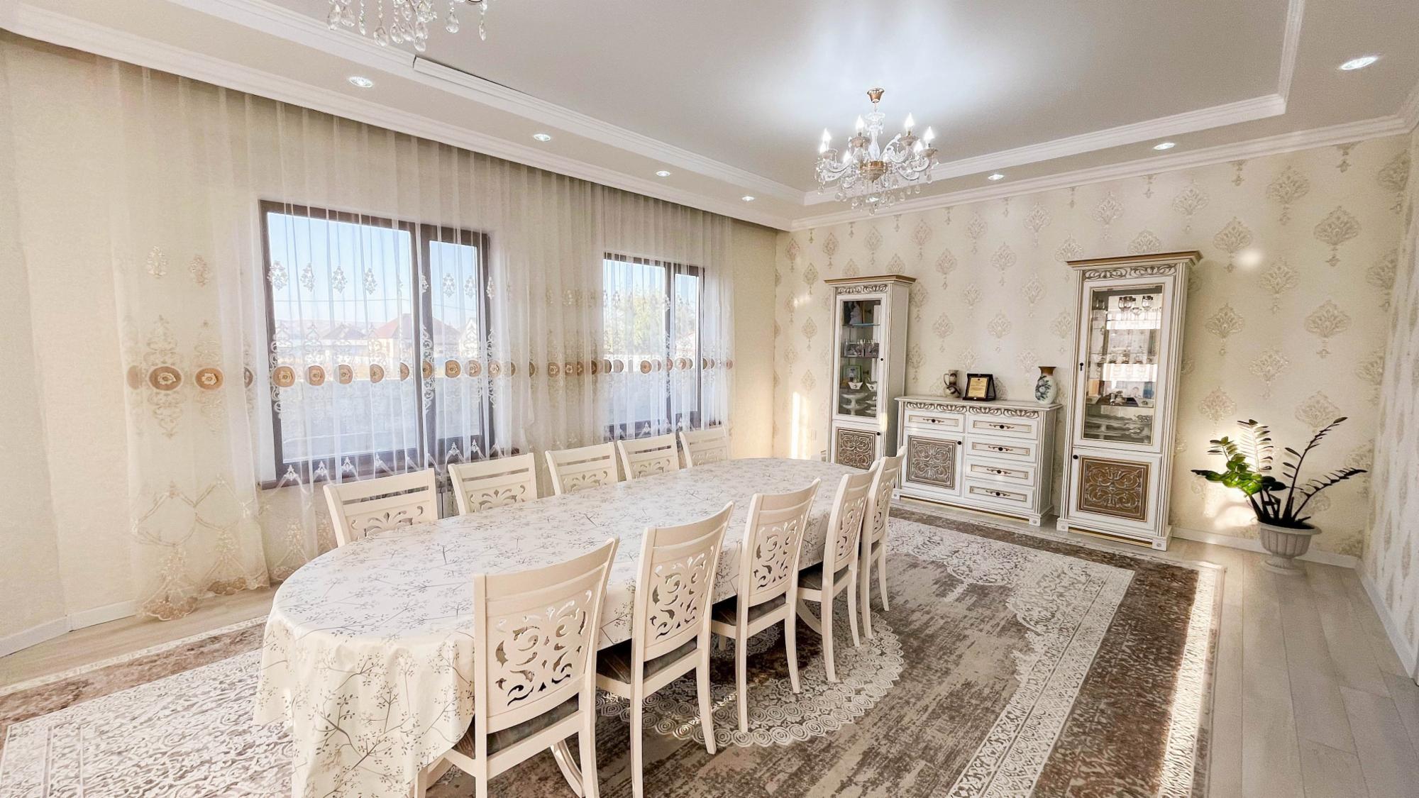 5-комнантный квартира, 226.0 м²,Амангельды за 45 000 000