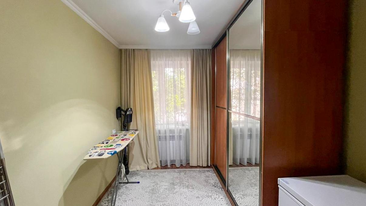 5-комнантная квартира, 98.0 м²,Назарбаева за 34 000 000