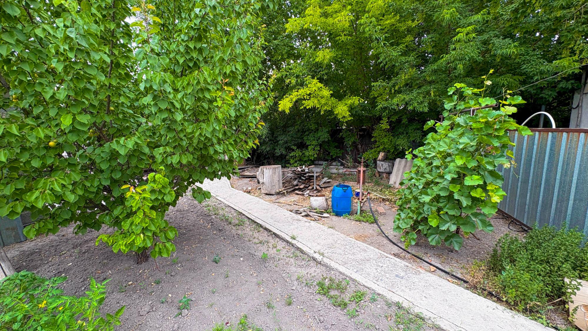 4-комнантный квартира, 200.0 м²,Тыныбаева за 45 000 000