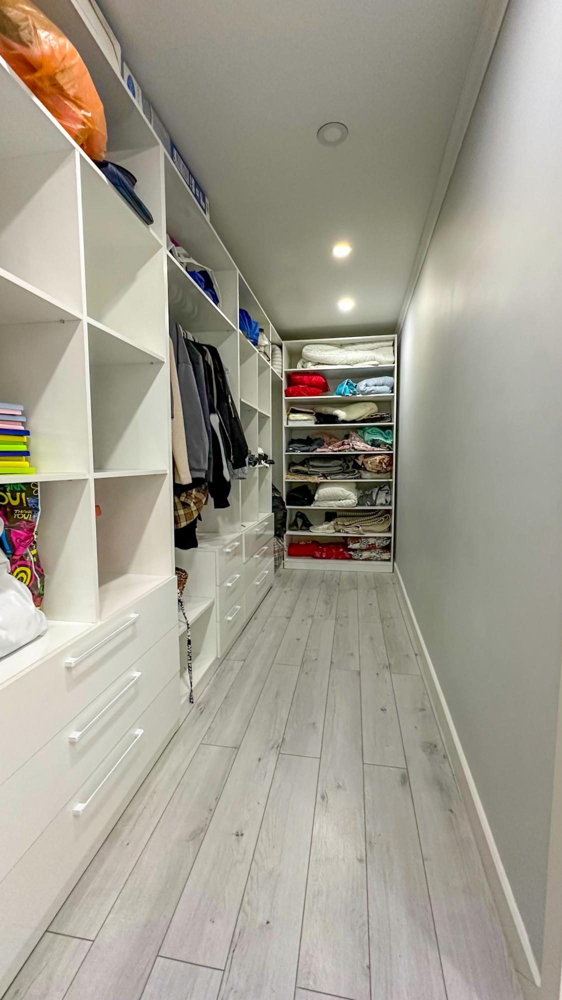 5-комнантный квартира, 238.0 м²,Калиева за 79 000 000