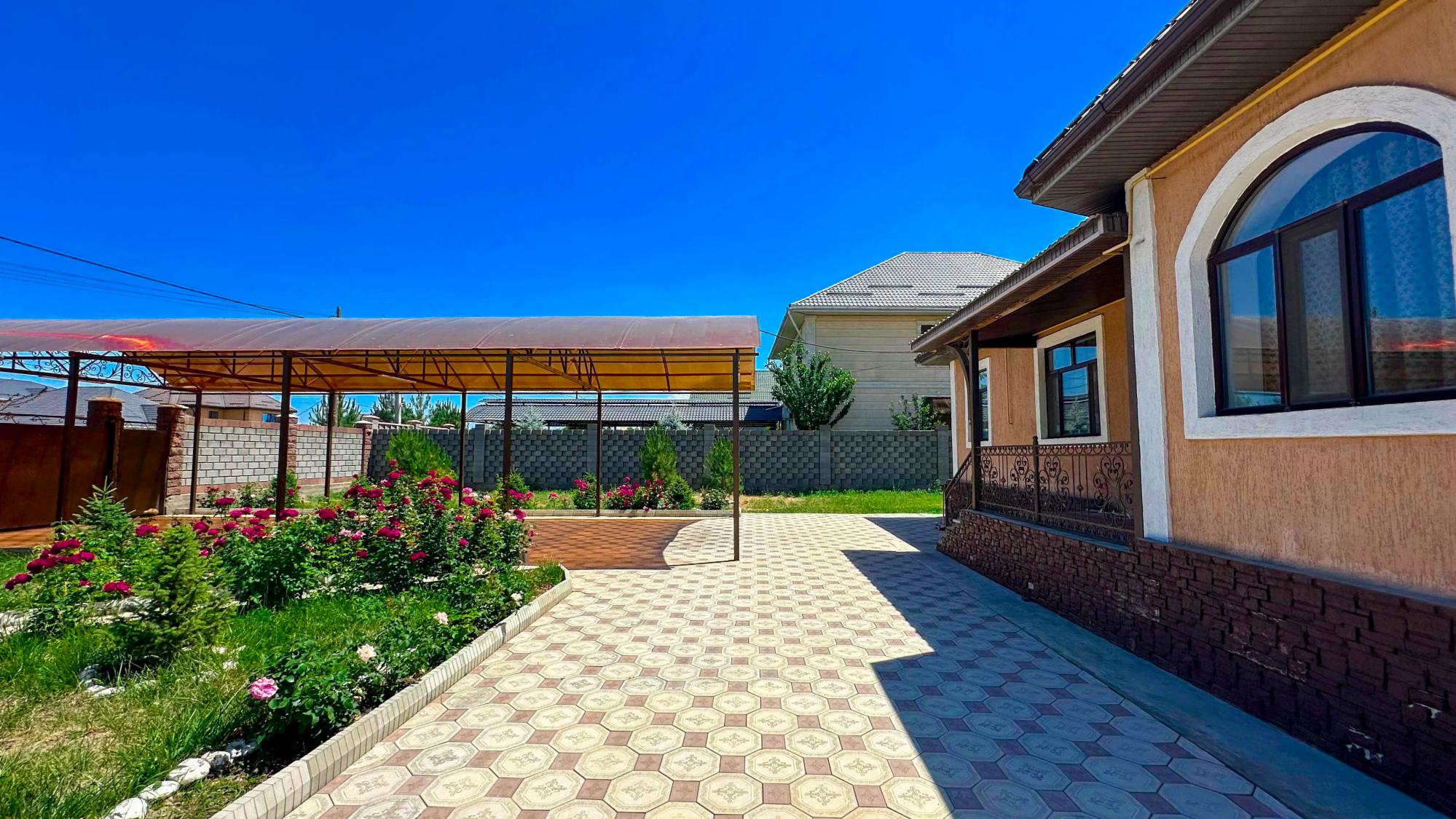 6-комнантный квартира, 160.0 м²,Есенберлина за 63 000 000