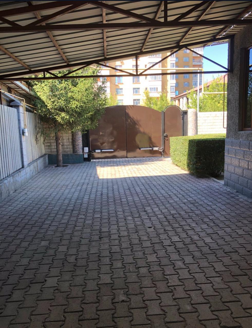 8-комнантный квартира, 290.7 м²,Гагарина за 135 000 000