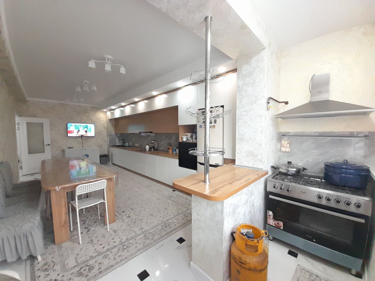 4-комнантная квартира, 150.0 м²,мкр Бирлик за 65 000 000