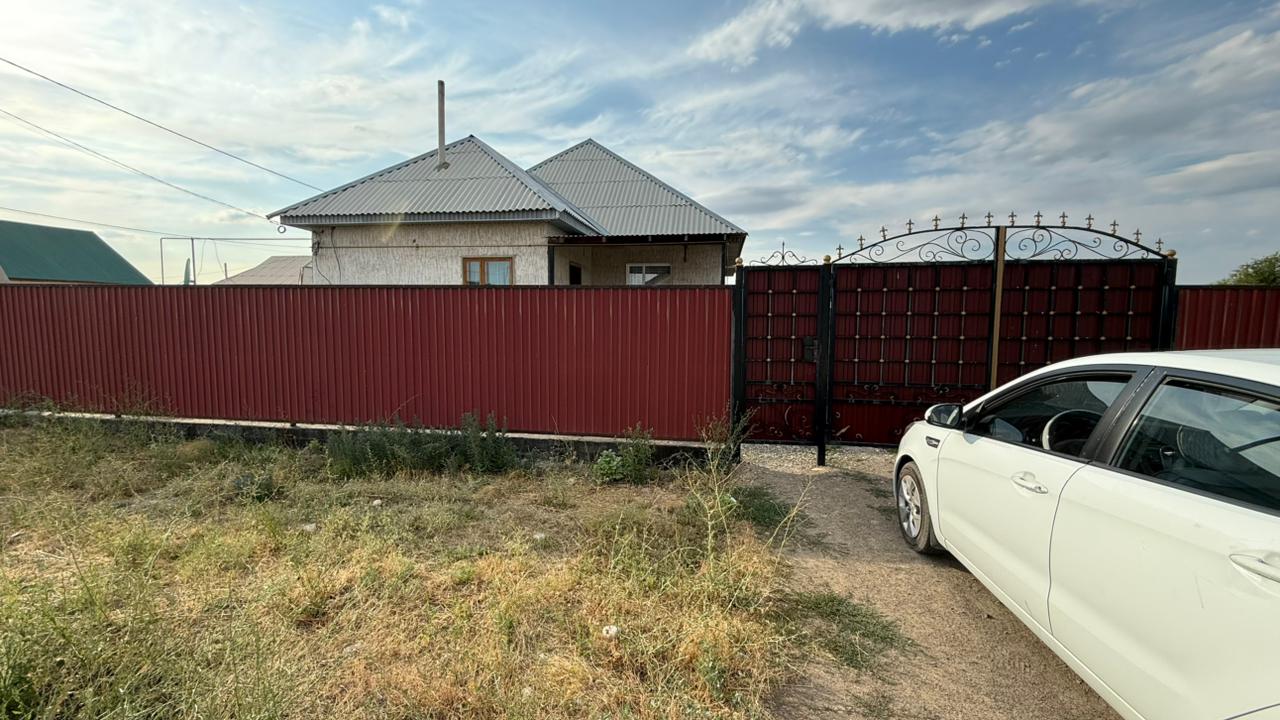 4-комнантный квартира, 112.0 м²,Жидебаева за 28 000 000