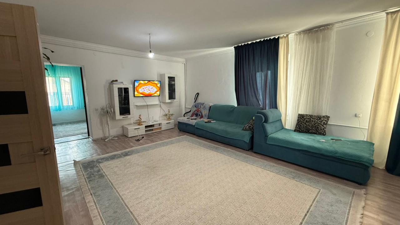 4-комнантный квартира, 112.0 м²,Жидебаева за 28 000 000