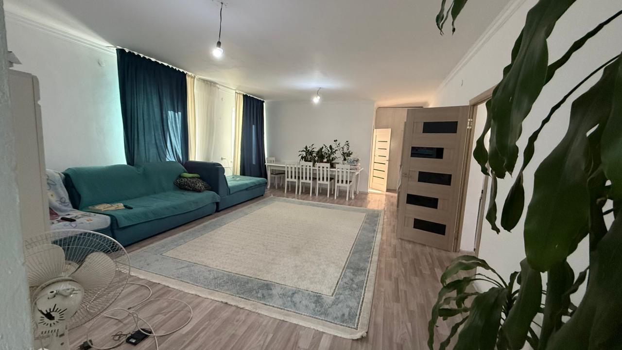 4-комнантный квартира, 112.0 м²,Жидебаева за 28 000 000