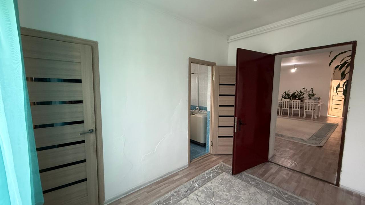 4-комнантный квартира, 112.0 м²,Жидебаева за 28 000 000