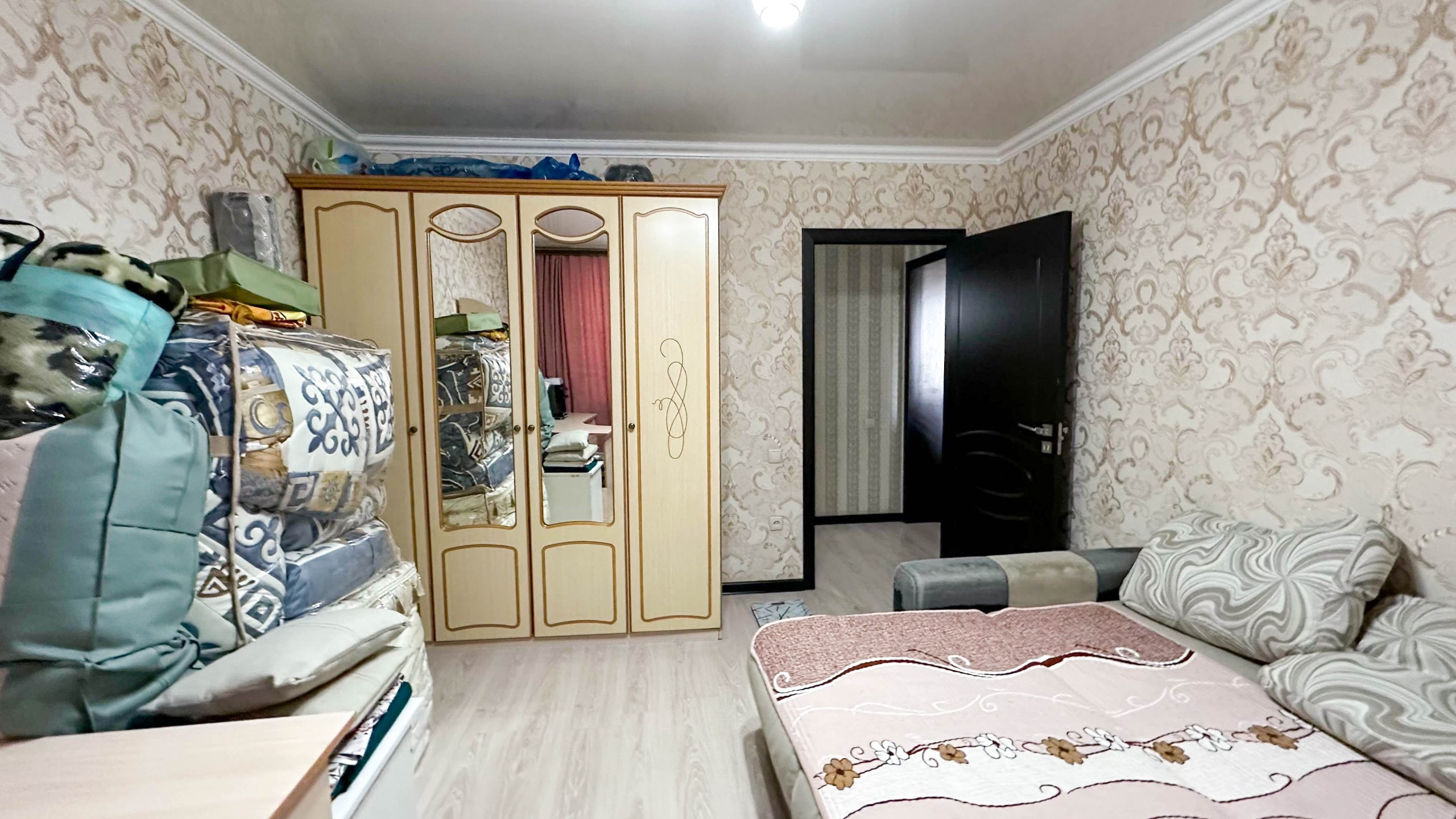 4-комнантная квартира, 91.0 м²,4 мкр за 29 000 000