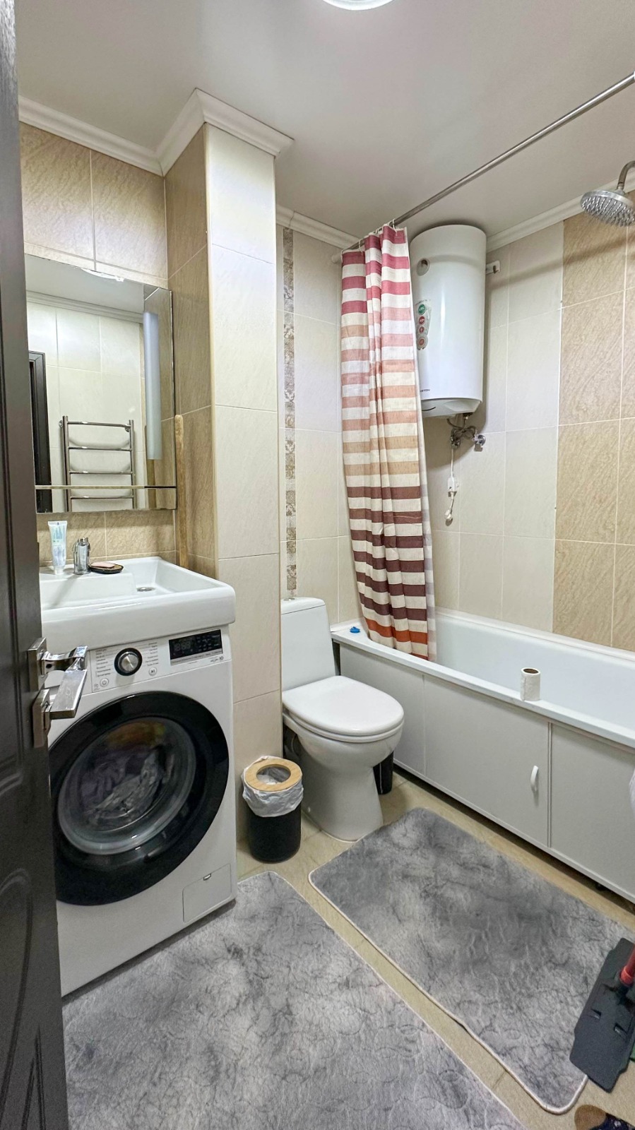 4-комнантная квартира, 91.0 м²,4 мкр за 29 000 000