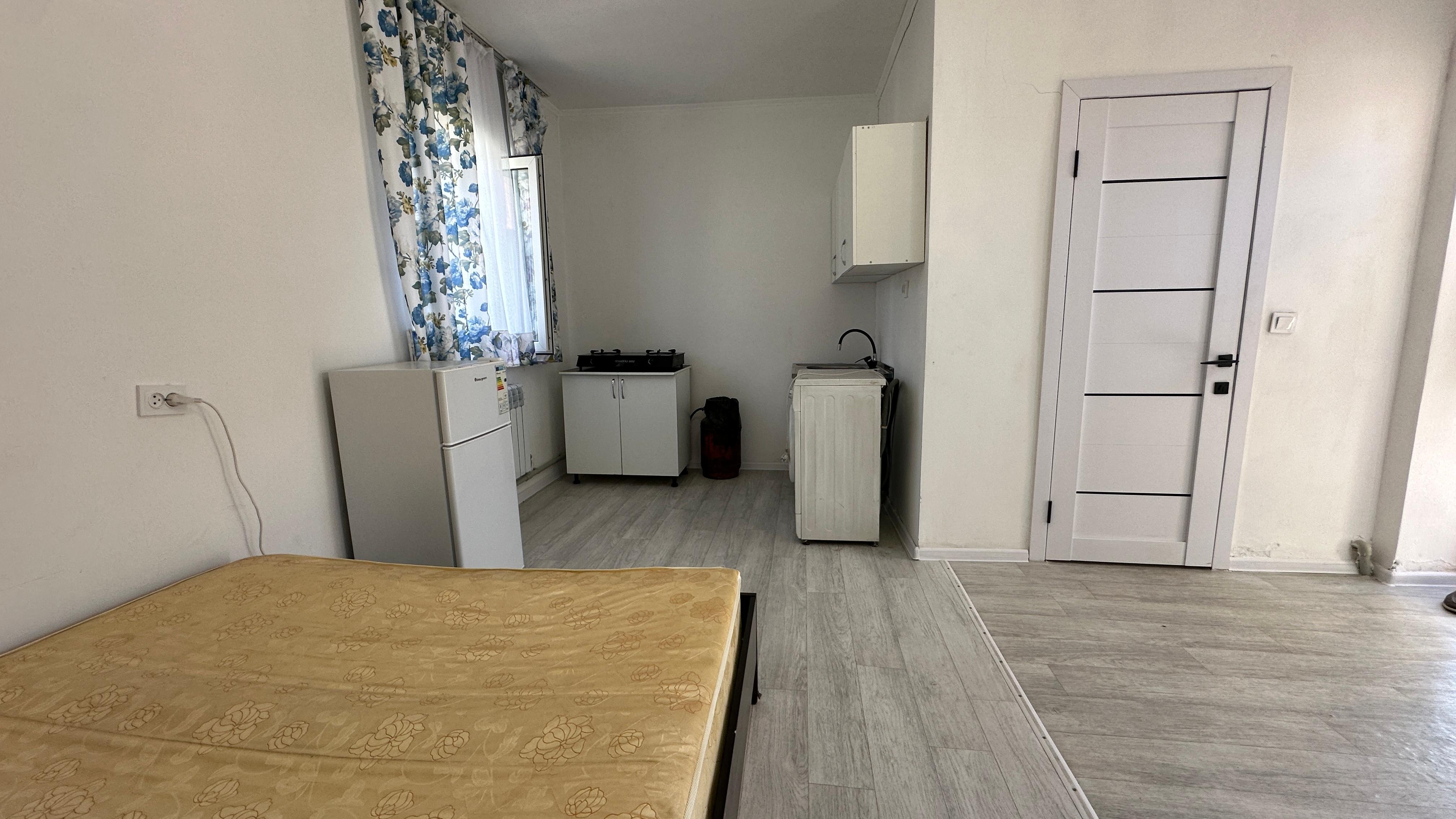 8-комнантный квартира, 193.0 м²,Абая за 5 000 000