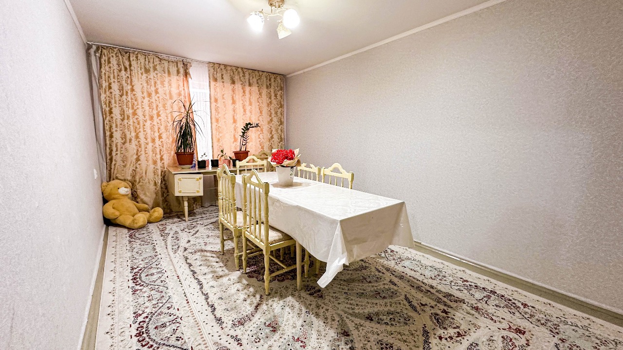 4-комнантная квартира, 74.2 м²,5 мкр за 23 000 000