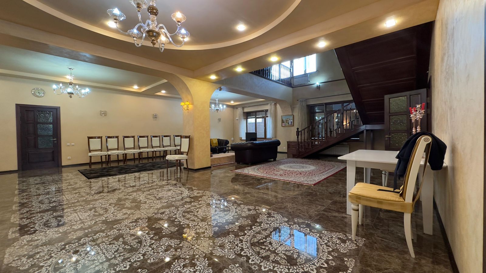 6-комнантный квартира, 740.0 м²,Есетова за 125 000 000