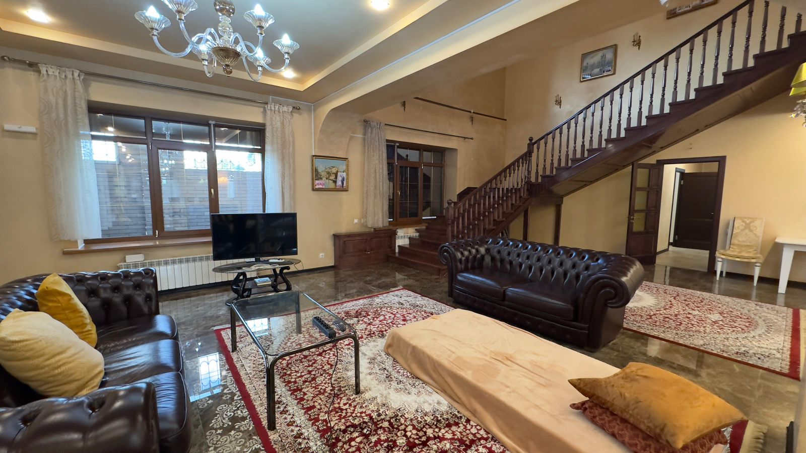 6-комнантный квартира, 740.0 м²,Есетова за 125 000 000