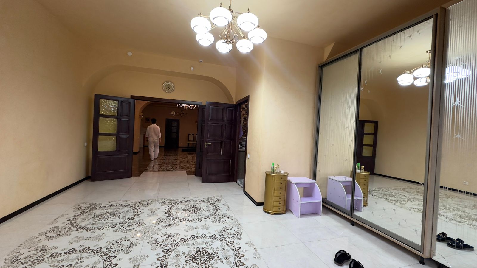 6-комнантный квартира, 740.0 м²,Есетова за 125 000 000