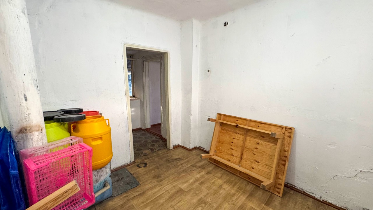 5-комнантная квартира, 60.0 м²,Байсеитова за 9 000 000