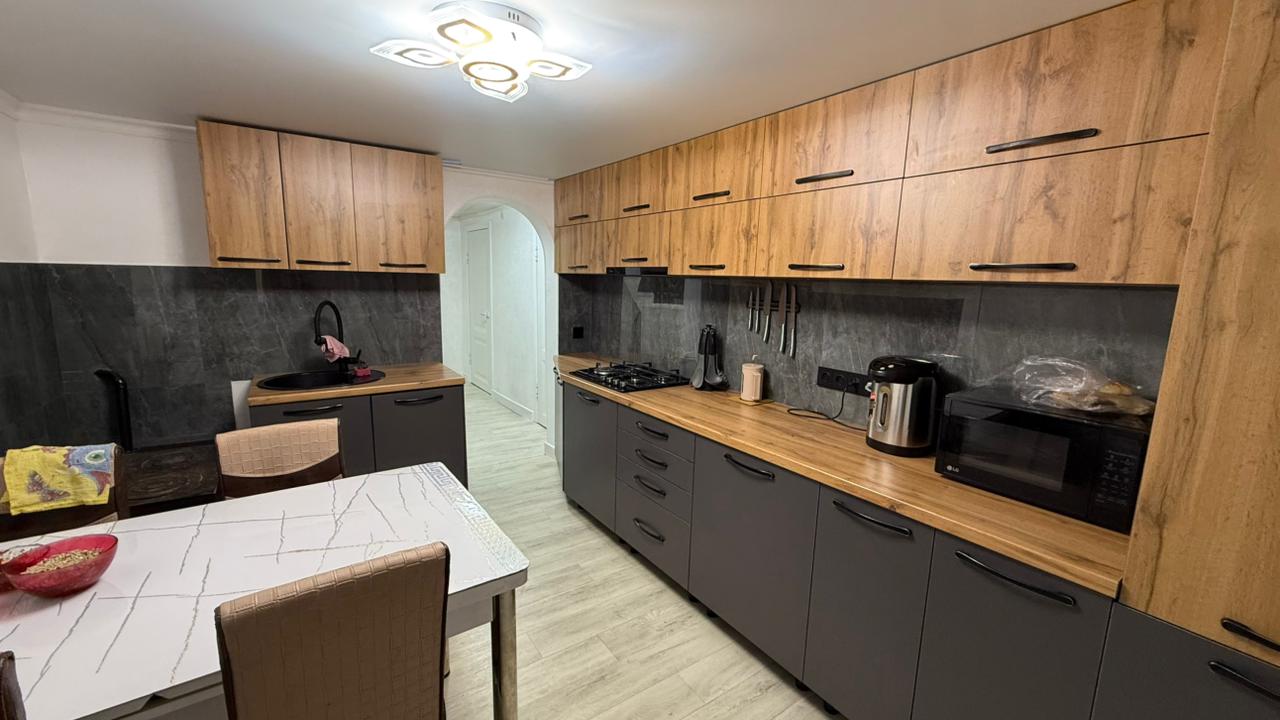 5-комнантный квартира, 127.0 м²,Жансугурова за 32 000 000