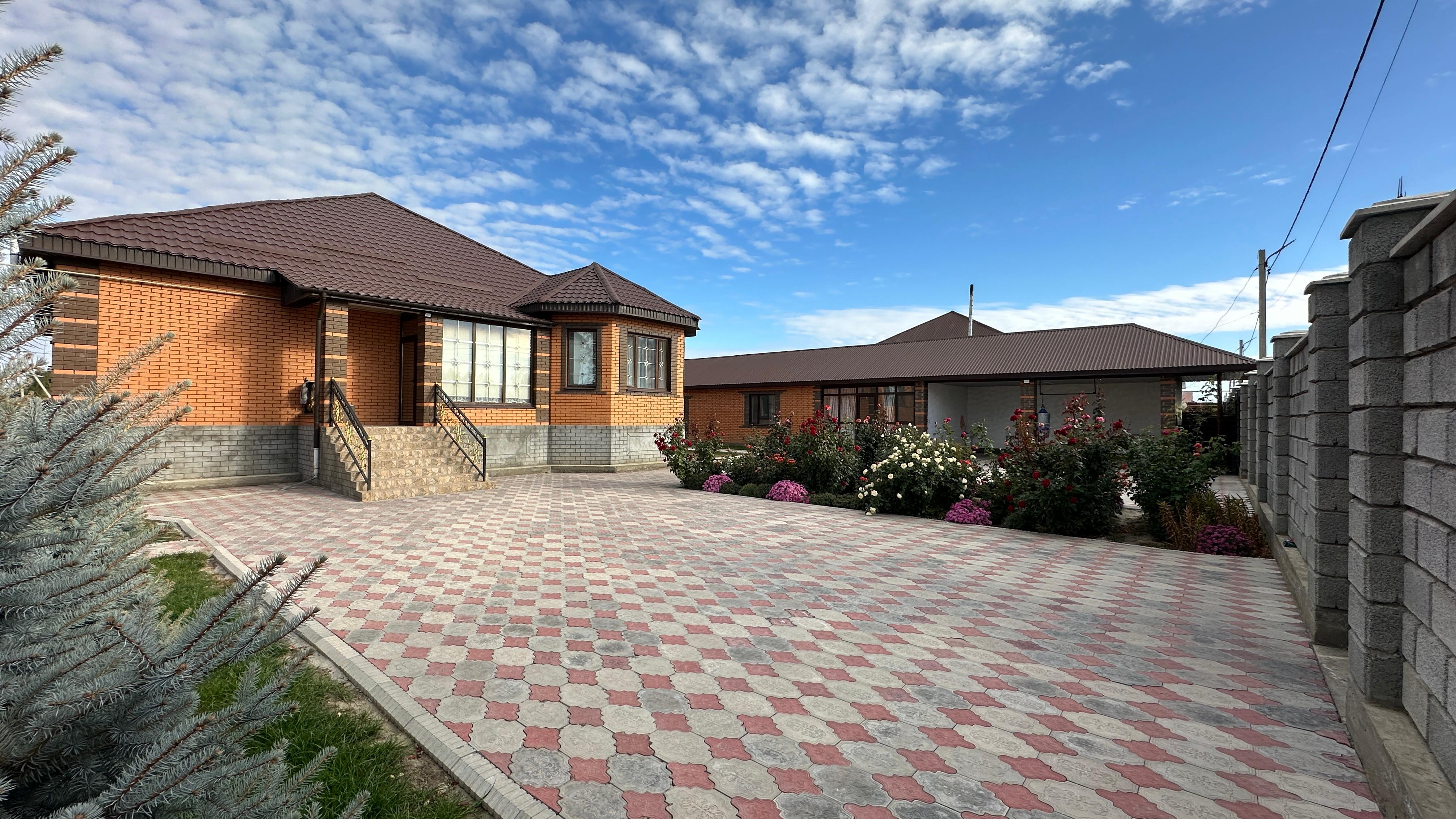 5-комнантный квартира, 180.0 м²,Нурлы Бастау за 65 000 000