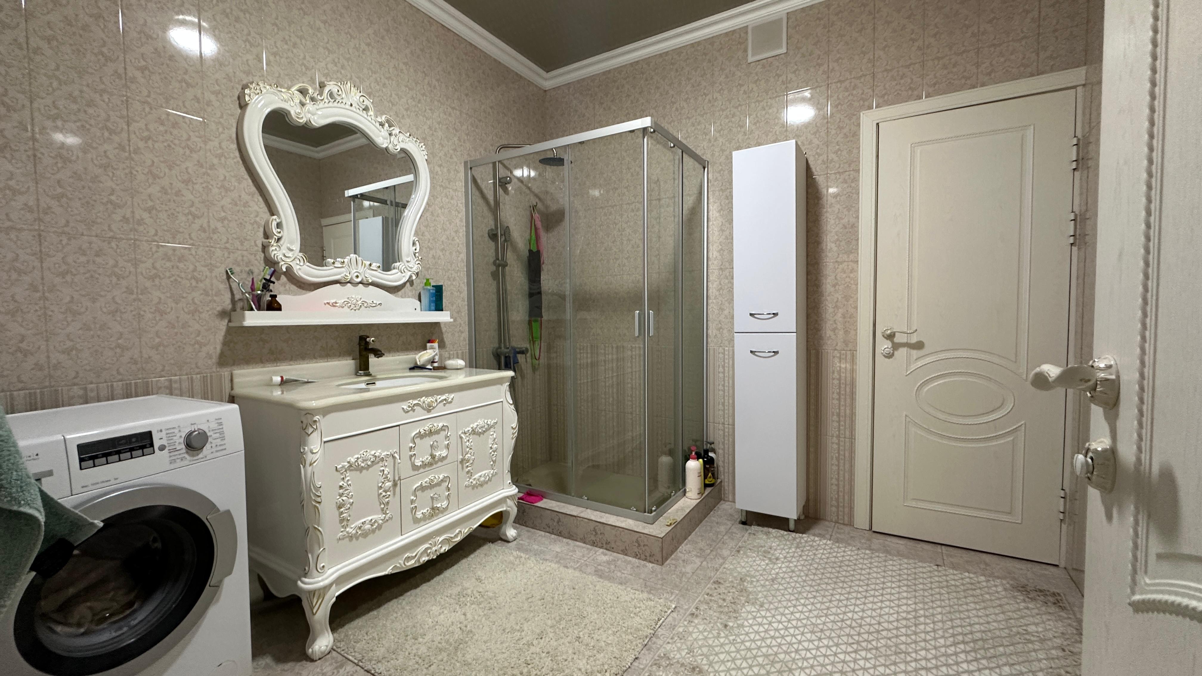 5-комнантный квартира, 180.0 м²,Нурлы Бастау за 65 000 000