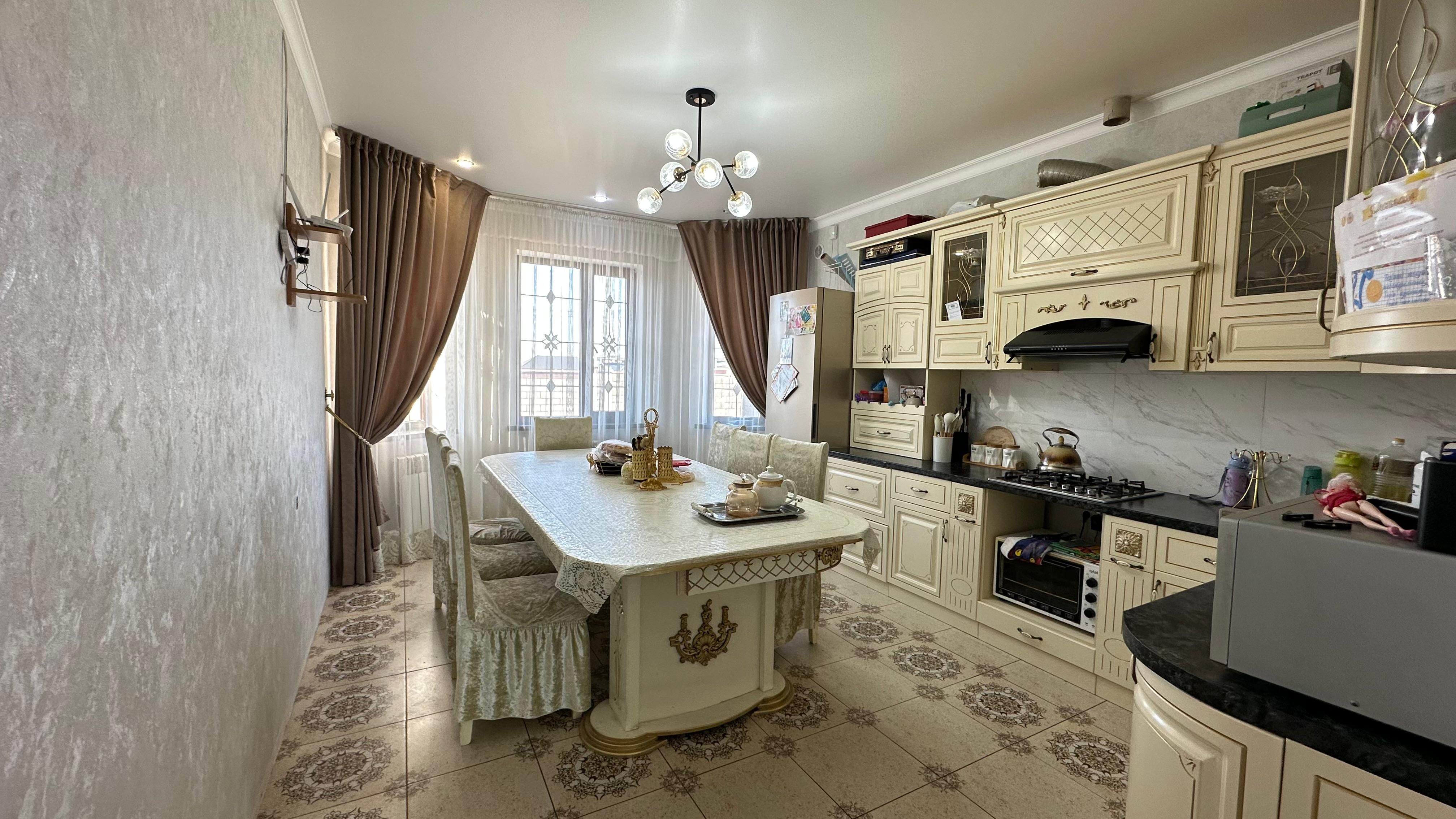 5-комнантный квартира, 133.0 м²,Желтоксан за 45 000 000