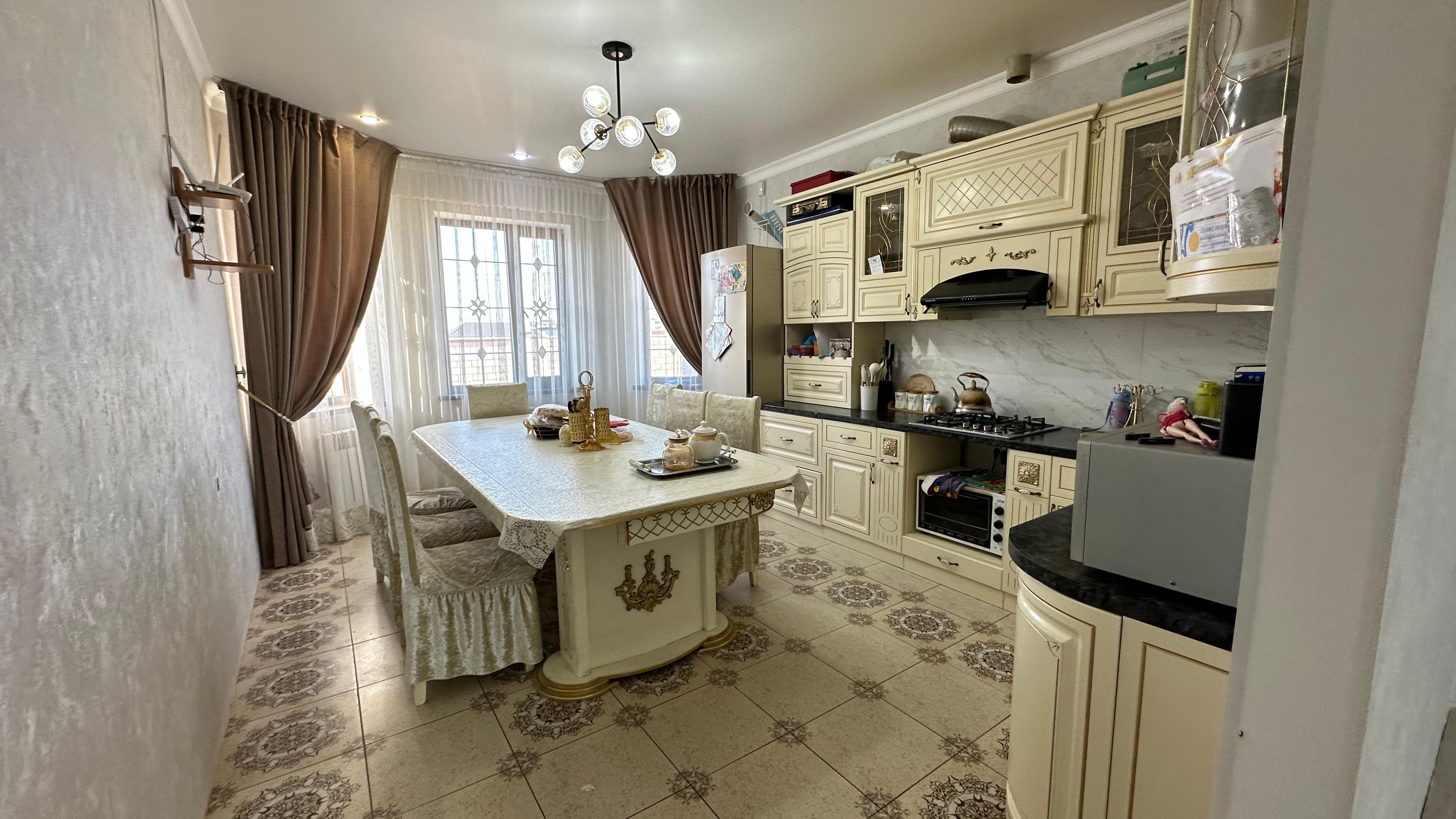 5-комнантный квартира, 133.0 м²,Желтоксан за 45 000 000