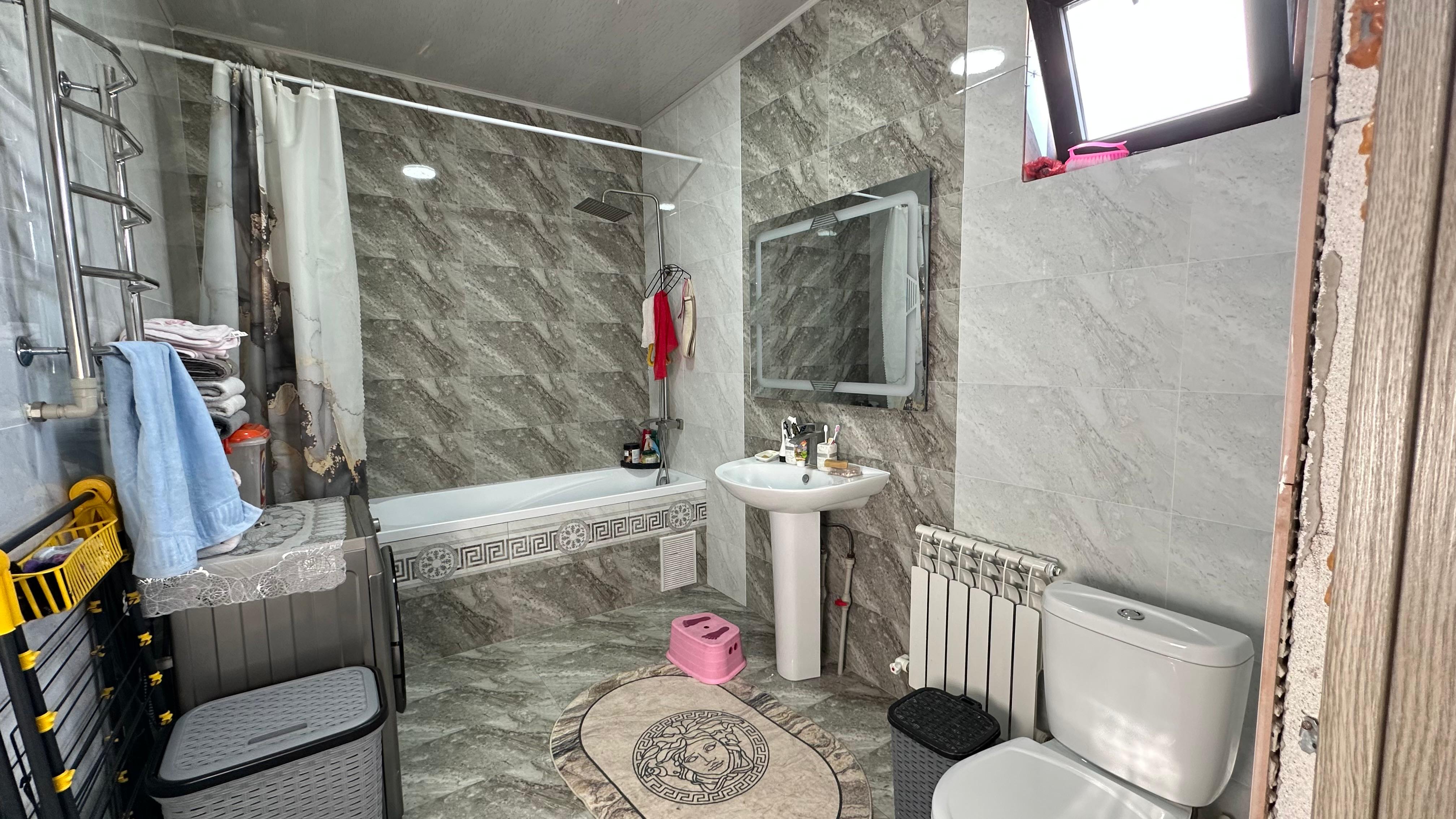 5-комнантный квартира, 133.0 м²,Желтоксан за 45 000 000