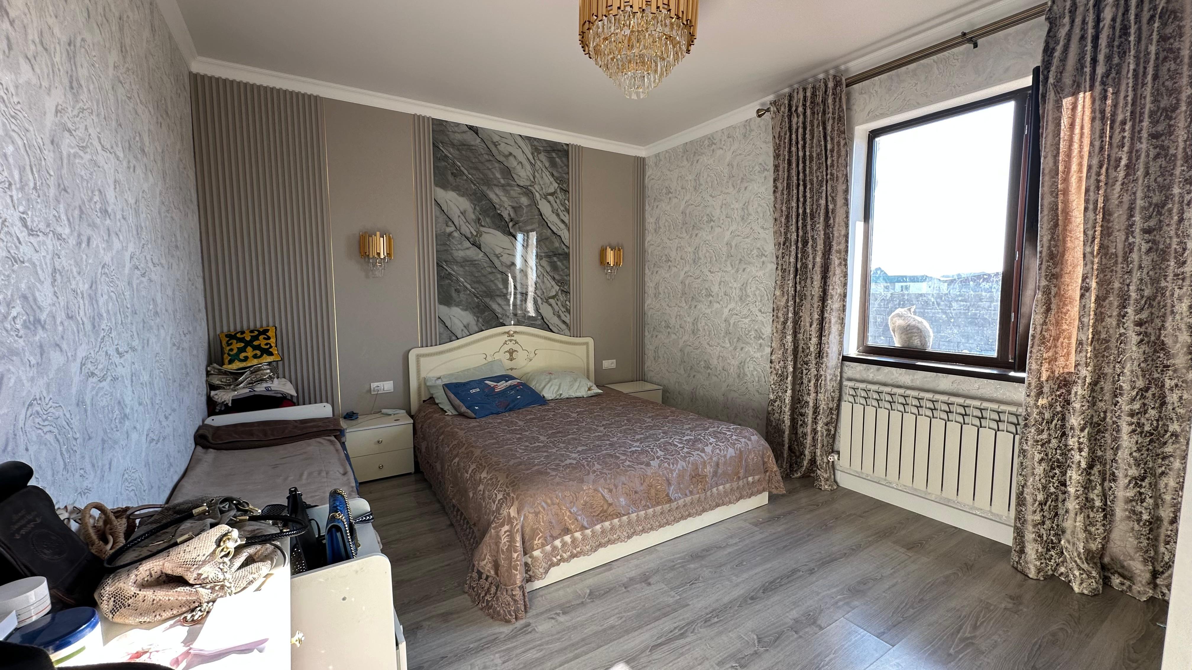 5-комнантный квартира, 133.0 м²,Желтоксан за 45 000 000