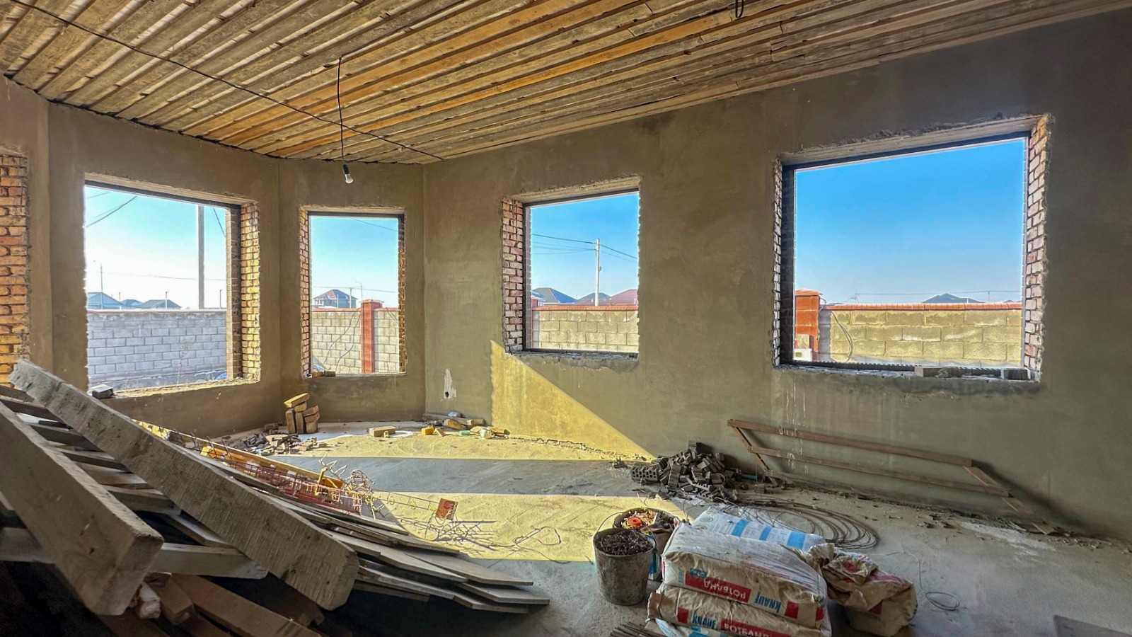 5-комнантный квартира, 199.0 м²,Байтурсынова за 32 000 000