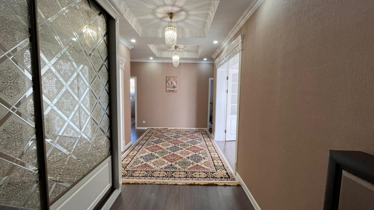 4-комнантная квартира, 93.0 м²,Есетова за 61 200 000