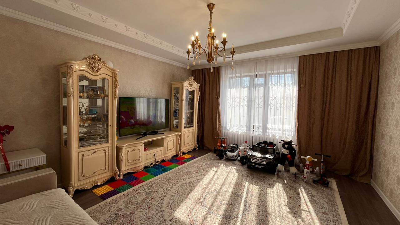 4-комнантная квартира, 93.0 м²,Есетова за 61 200 000