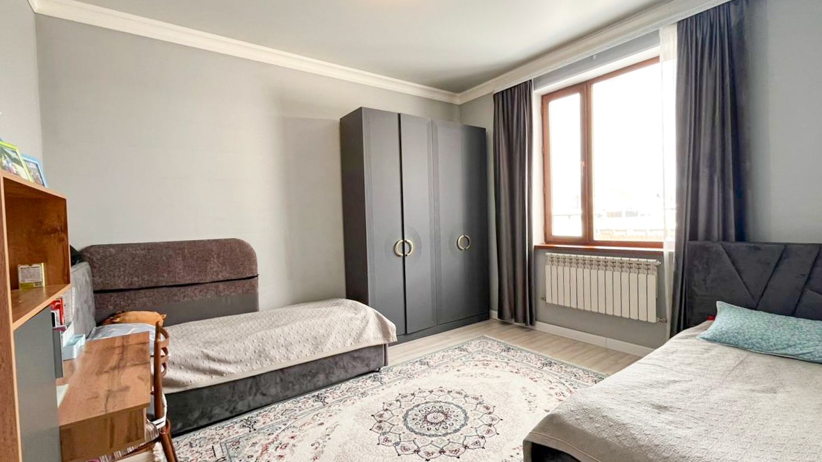 5-комнантный квартира, 170.0 м²,Кудерина за 55 000 000