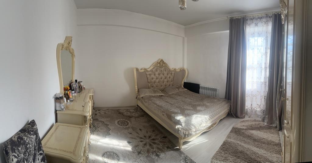 4-комнантная квартира, 100.0 м²,Абая за 38 000 000