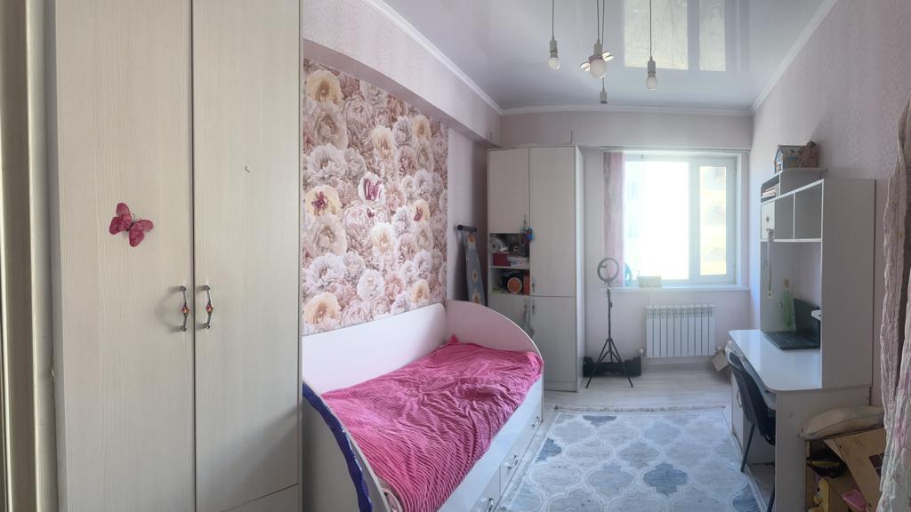 4-комнантная квартира, 100.0 м²,Абая за 38 000 000