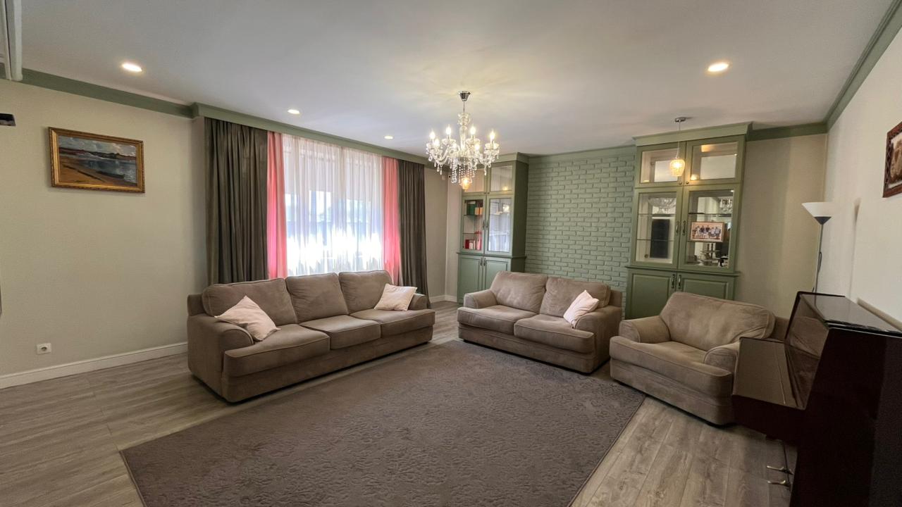 5-комнантный квартира, 180.0 м²,Калиева за 95 000 000