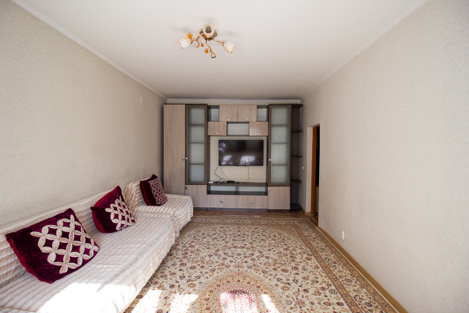 3-комнантная квартира, 76.0 м²,Кивилева за 100 000