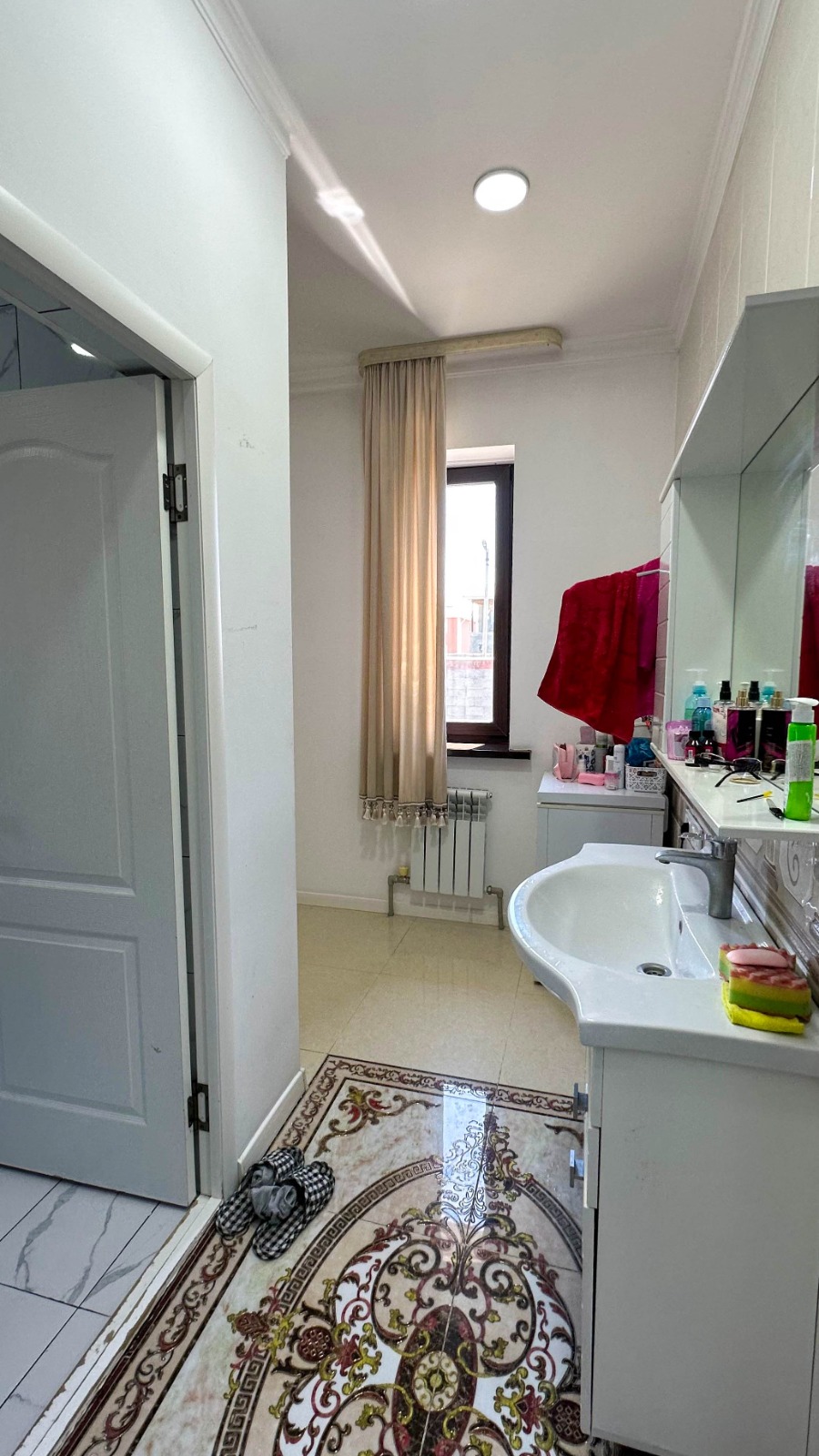 4-комнантный квартира, 197.0 м²,Айманова за 50 000 000