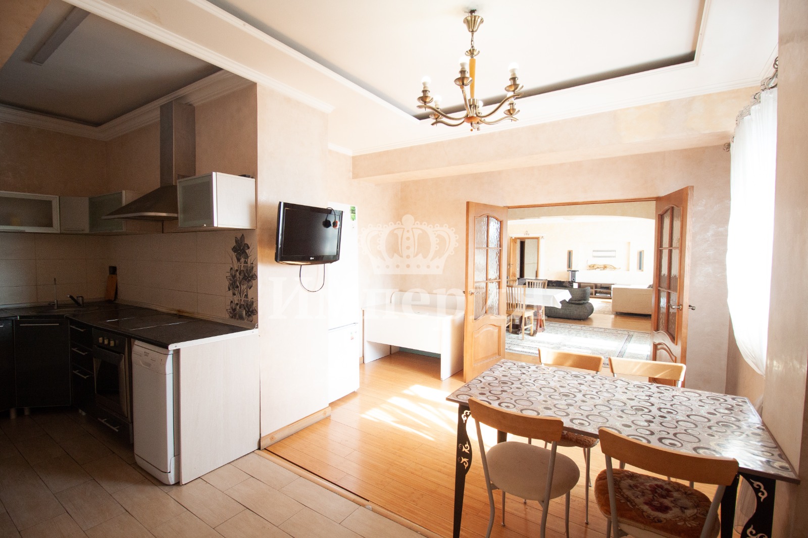 5-комнантная квартира, 191.0 м²,Каратал за 65 000 000