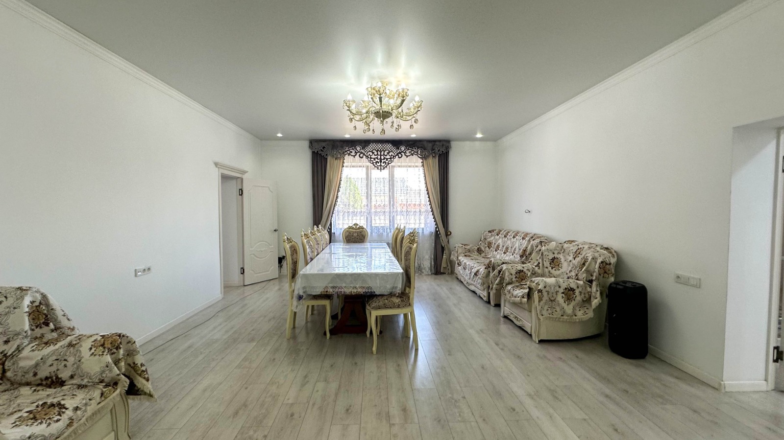 5-комнантный квартира, 197.0 м²,Айманова за 48 000 000