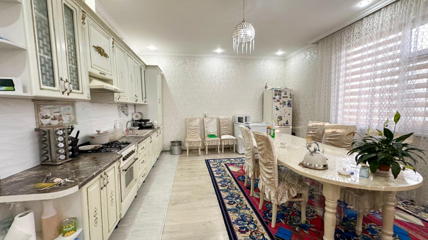 5-комнантный квартира, 141.0 м²,Амангельды за 40 000 000