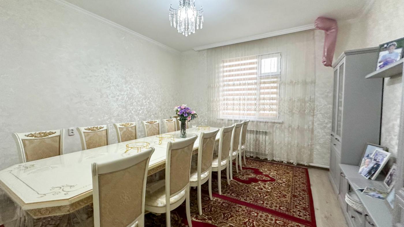 5-комнантный квартира, 141.0 м²,Амангельды за 40 000 000