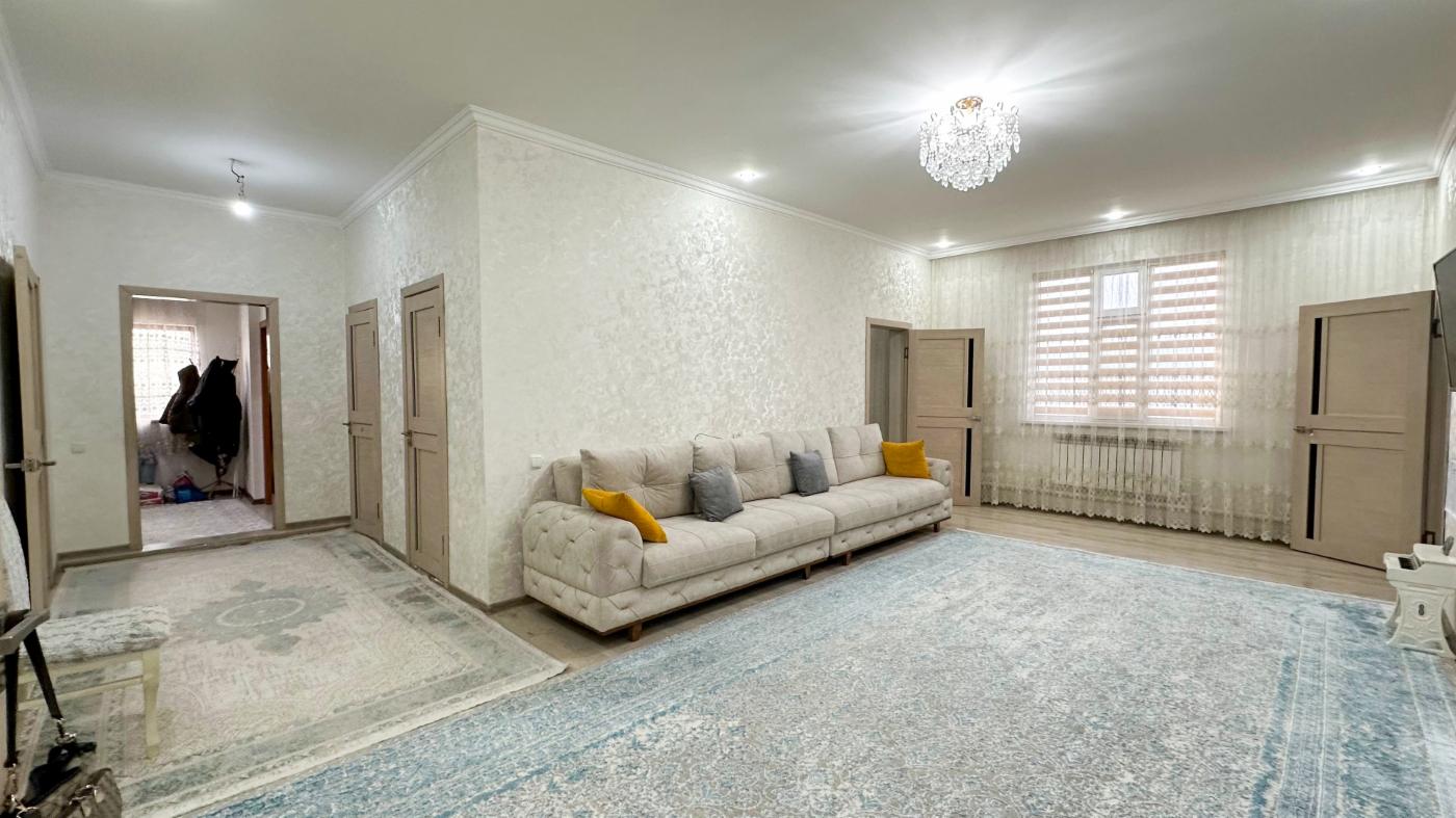 5-комнантный квартира, 141.0 м²,Амангельды за 40 000 000