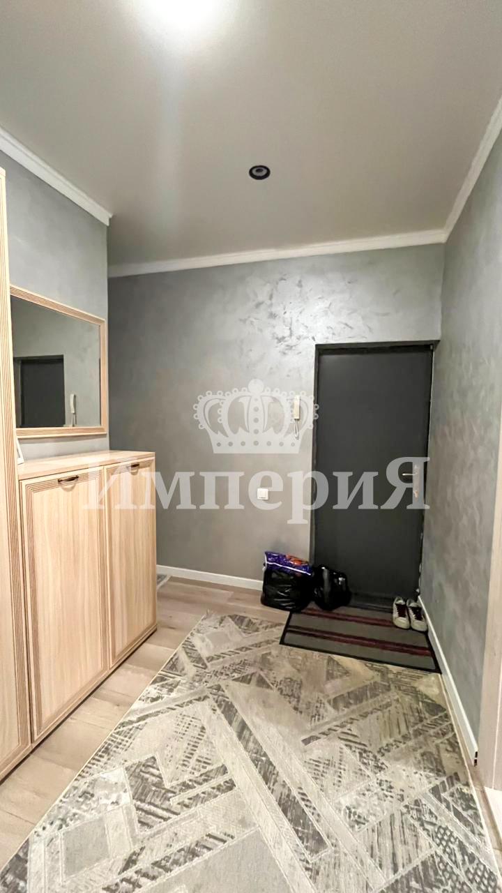 4-комнантная квартира, 77.0 м²,Валиханова за 27 000 000