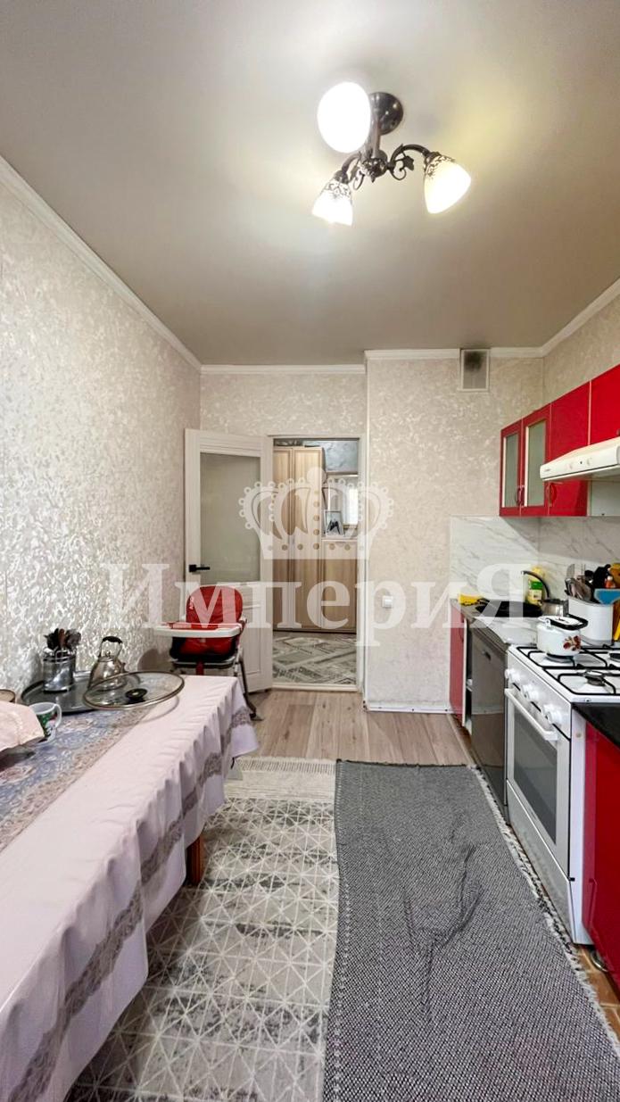 4-комнантная квартира, 77.0 м²,Валиханова за 27 000 000