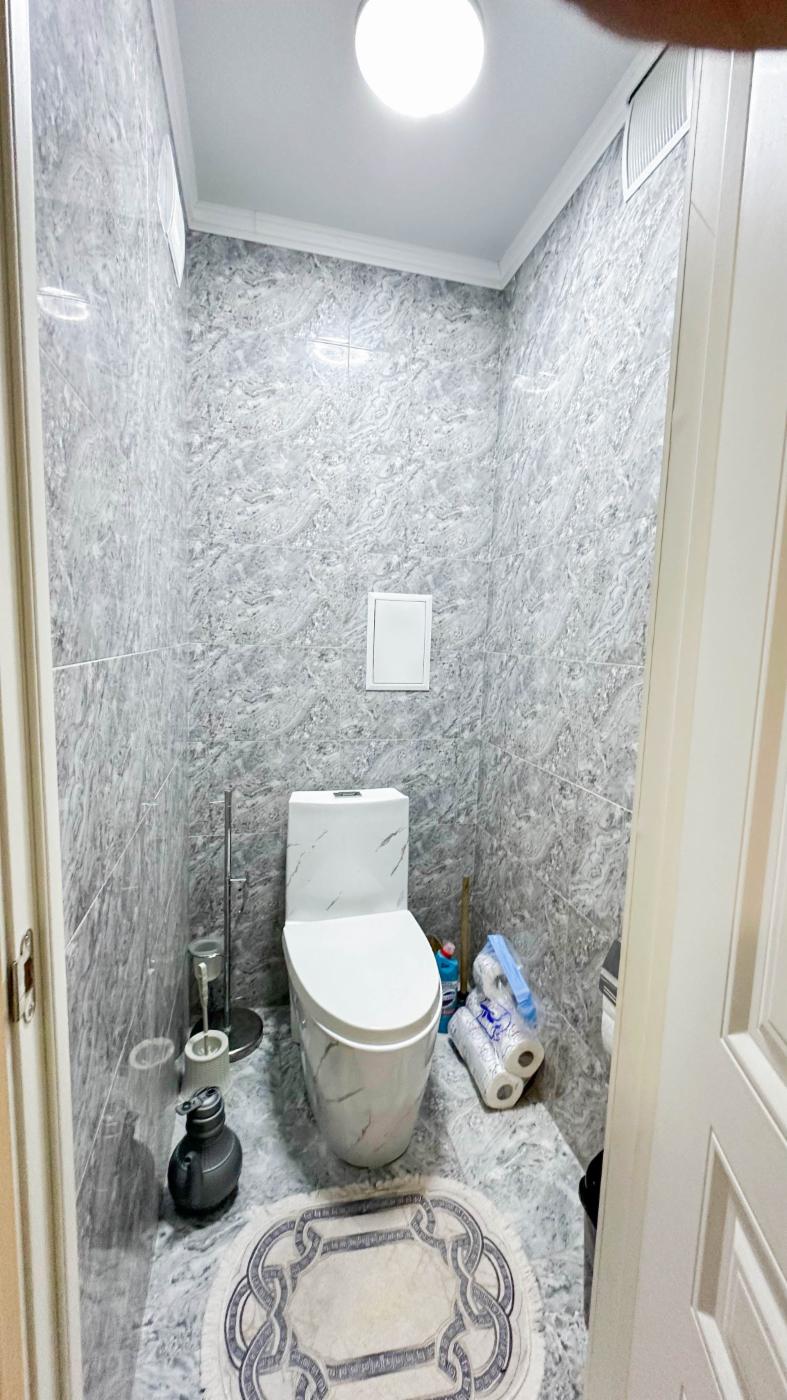4-комнантная квартира, 130.0 м²,мкр Самал за 45 000 000