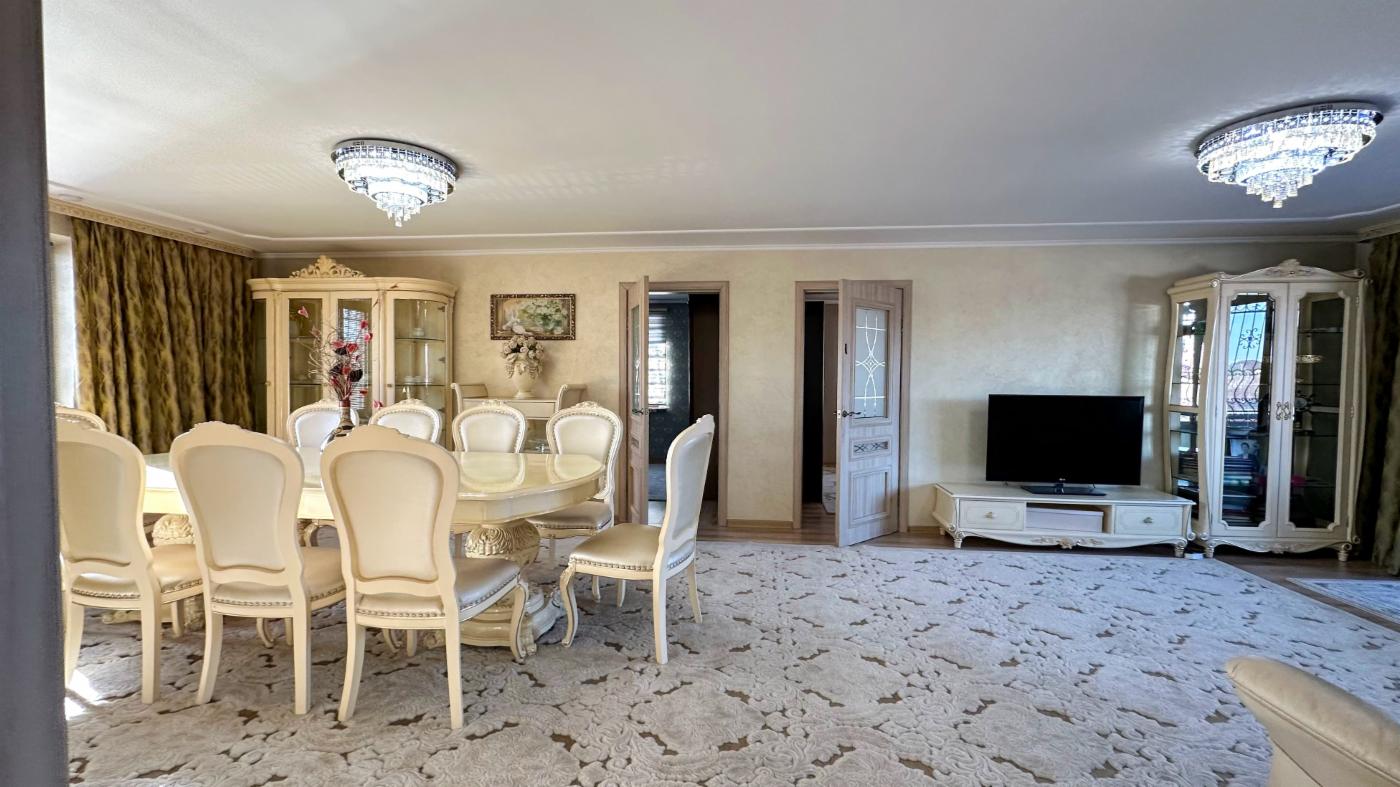 7-комнантный квартира, 223.0 м²,Гаухар Ана за 130 000 000
